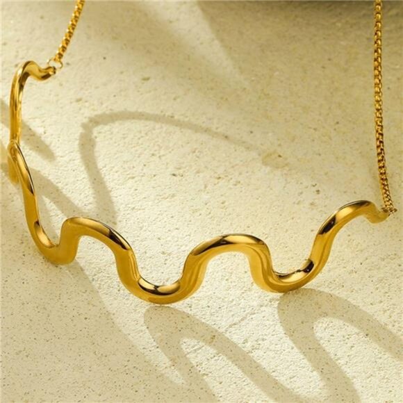 18K Gold-Plated Wave Necklace - Picture 4 of 4
